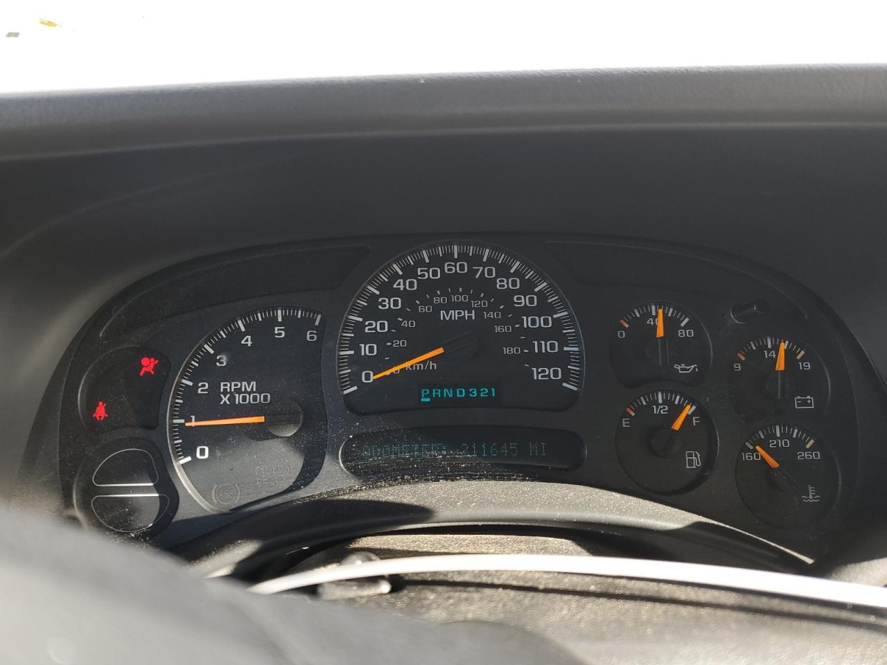 2004 Chevrolet Tahoe - Image 9