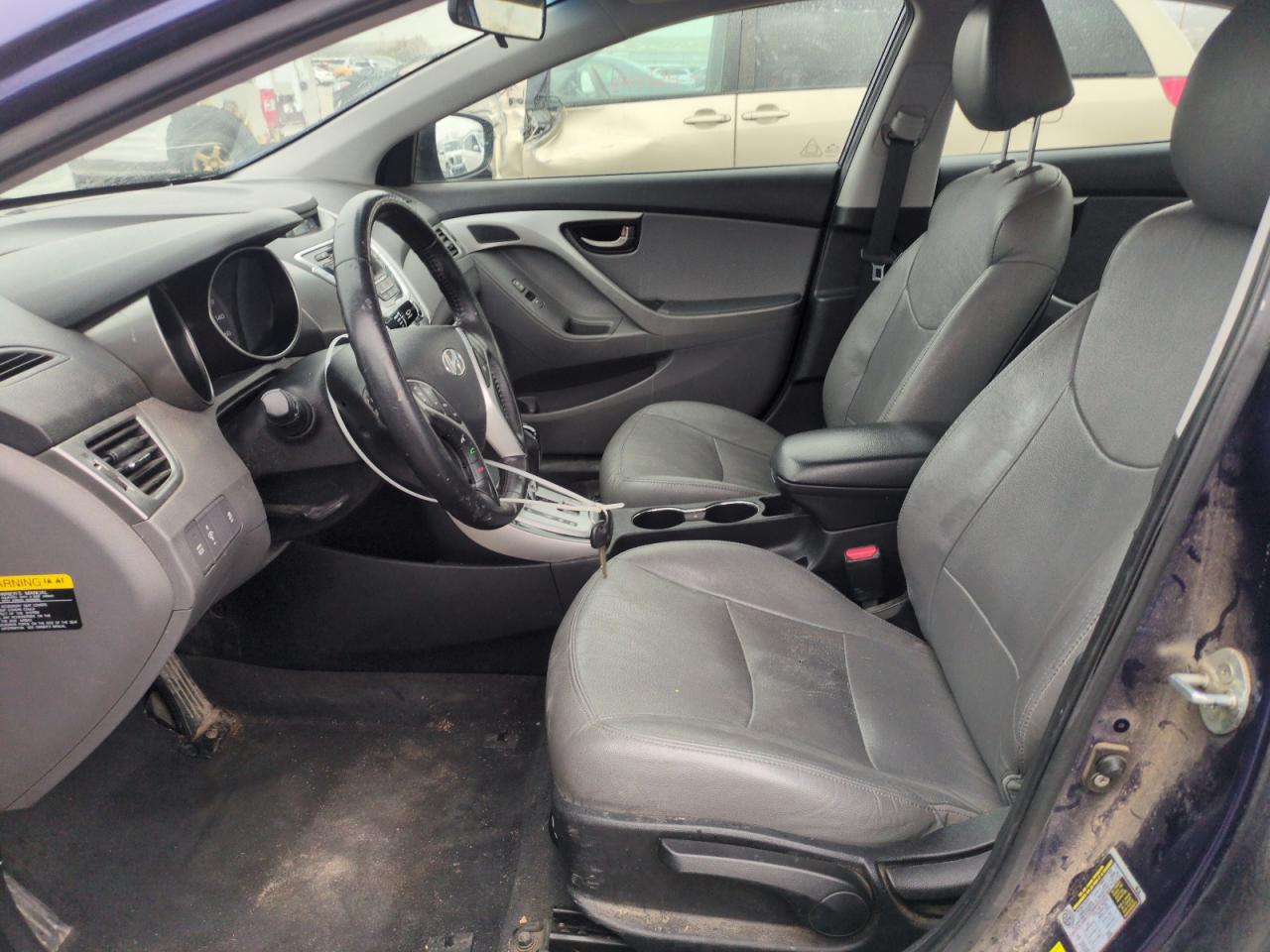 2012 Hyundai Elantra - Image 7