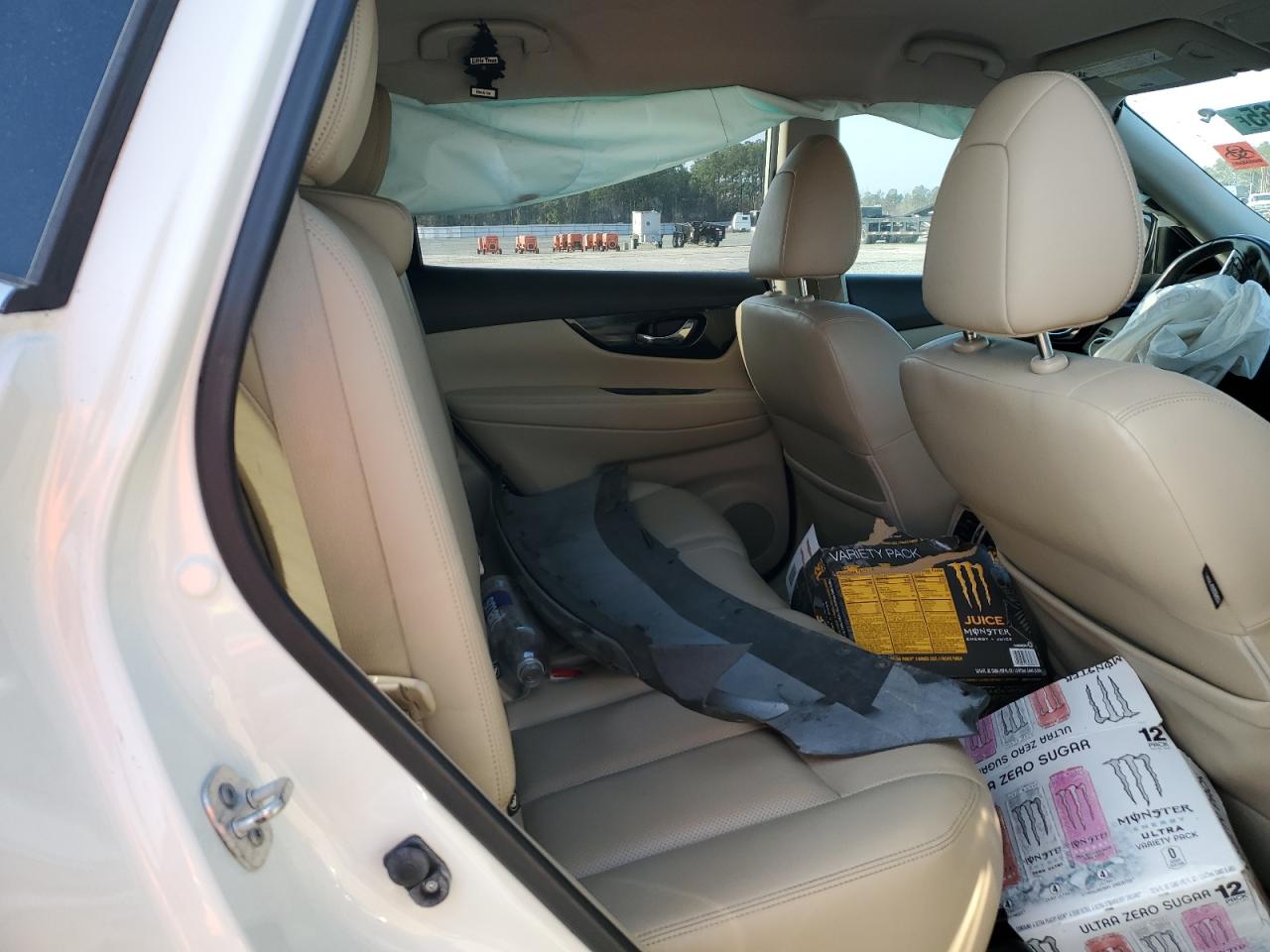 2017 Nissan Rogue - Image 11