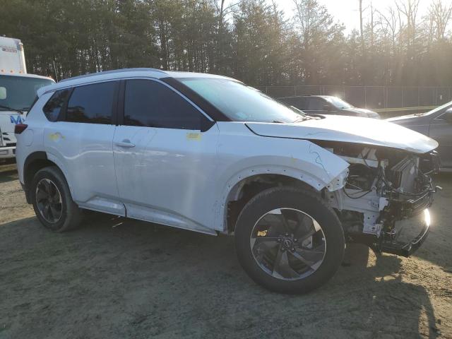  NISSAN ROGUE 2024 Biały
