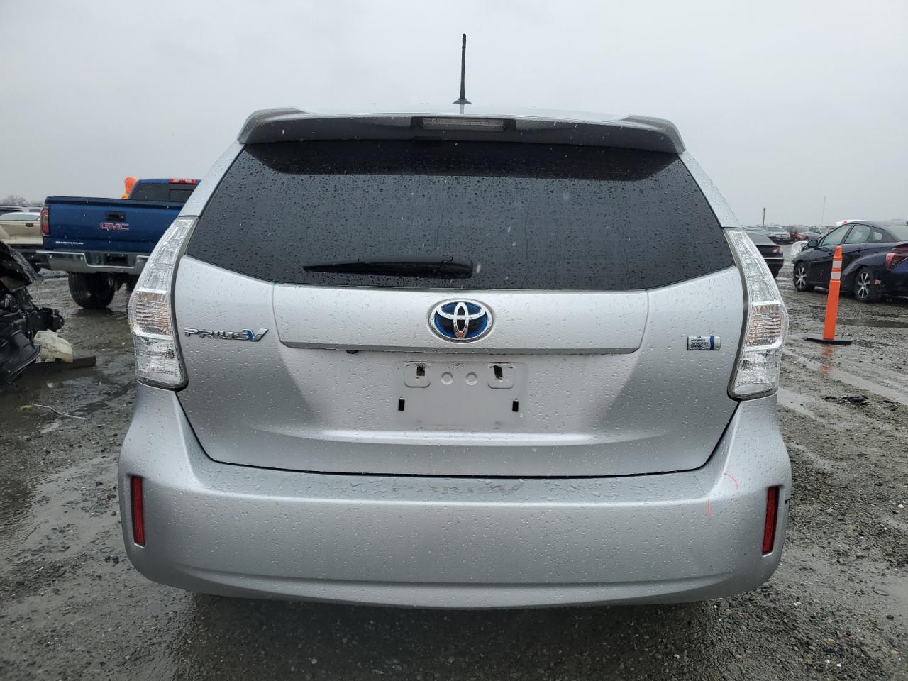 2013 Toyota Prius - Image 6