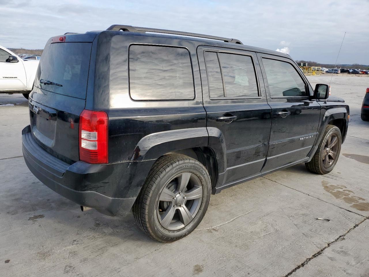 2014 Jeep Liberty (Patriot) - Image 3