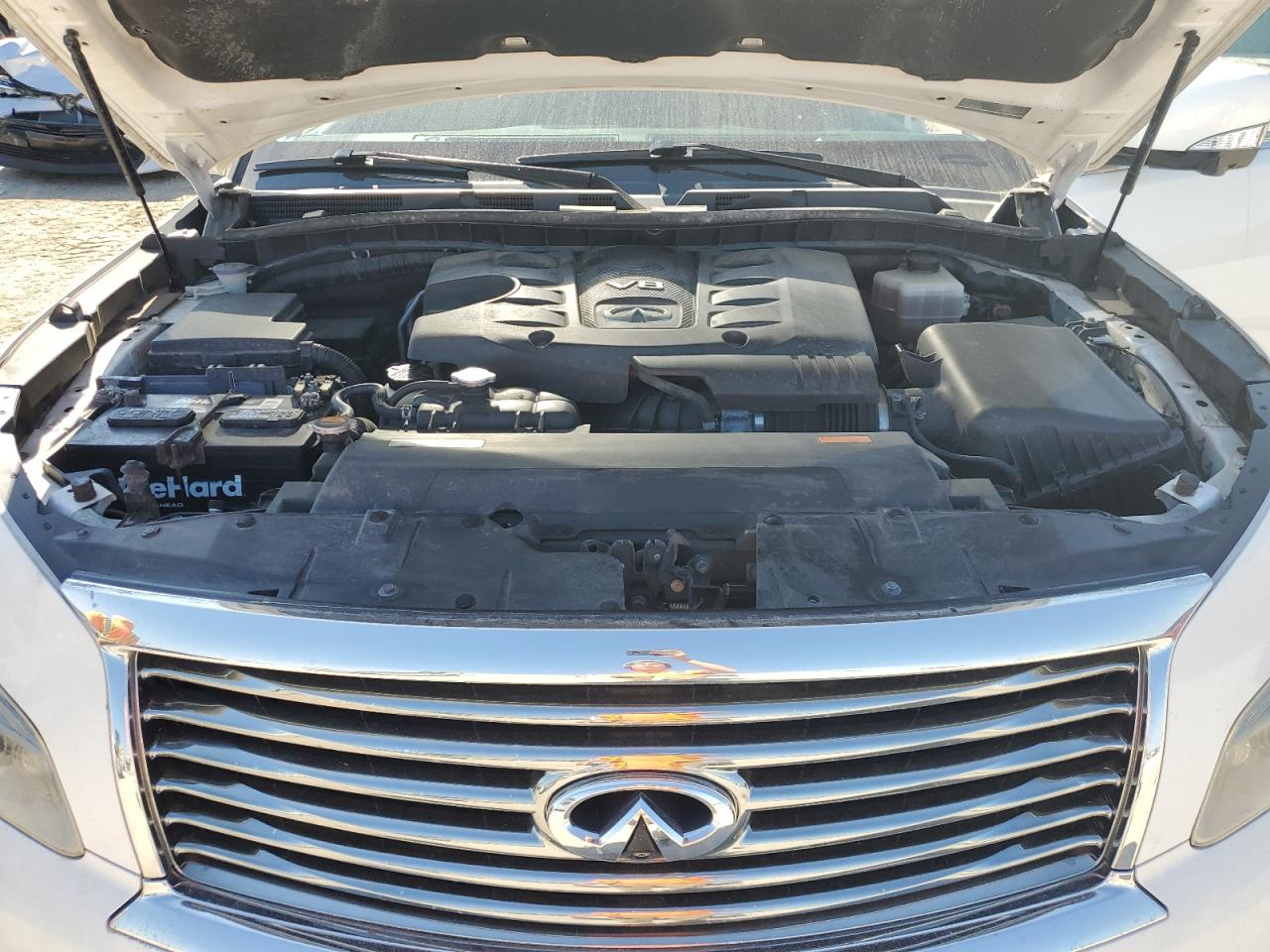 2011 Infiniti QX56 - Image 12