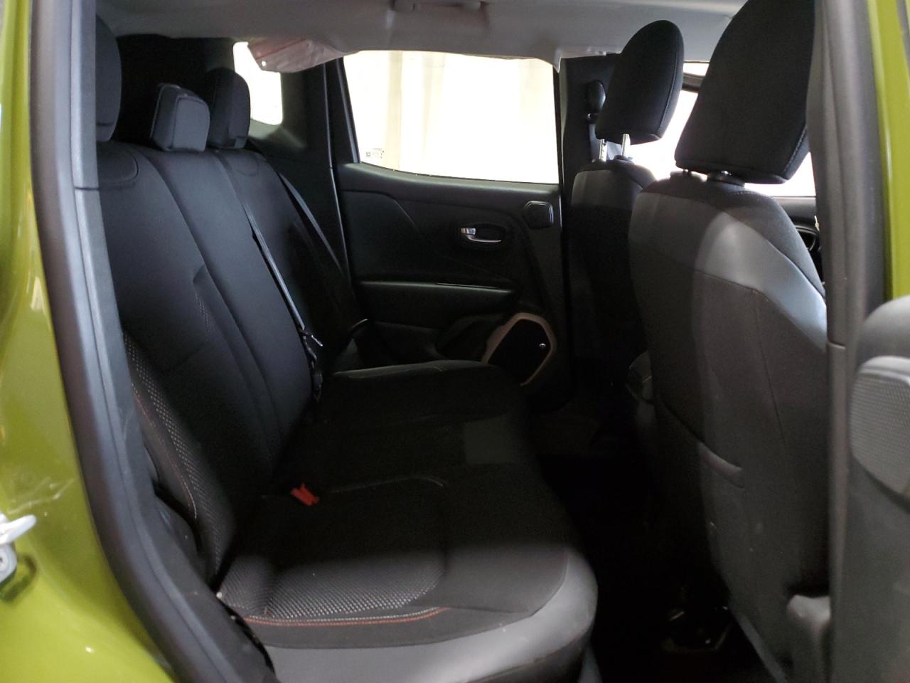 2016 Jeep Renegade - Image 12