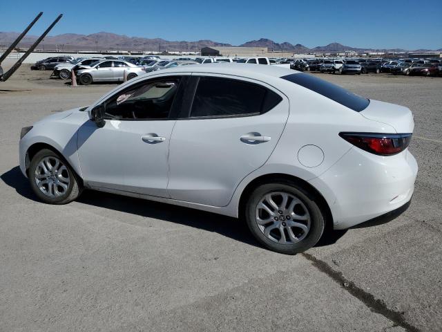 Sedans TOYOTA YARIS 2017 Biały