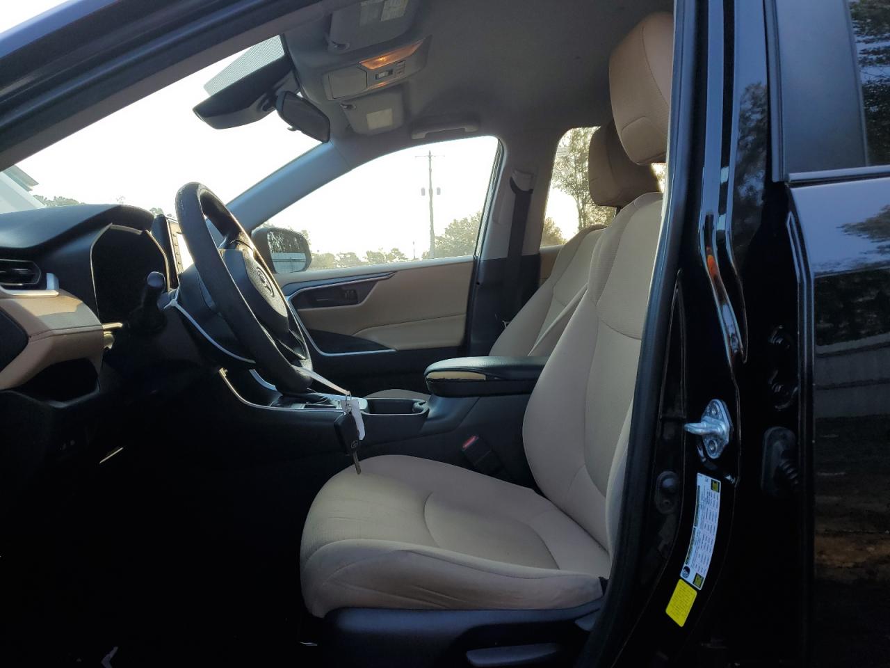 2021 Toyota RAV 4 - Image 7