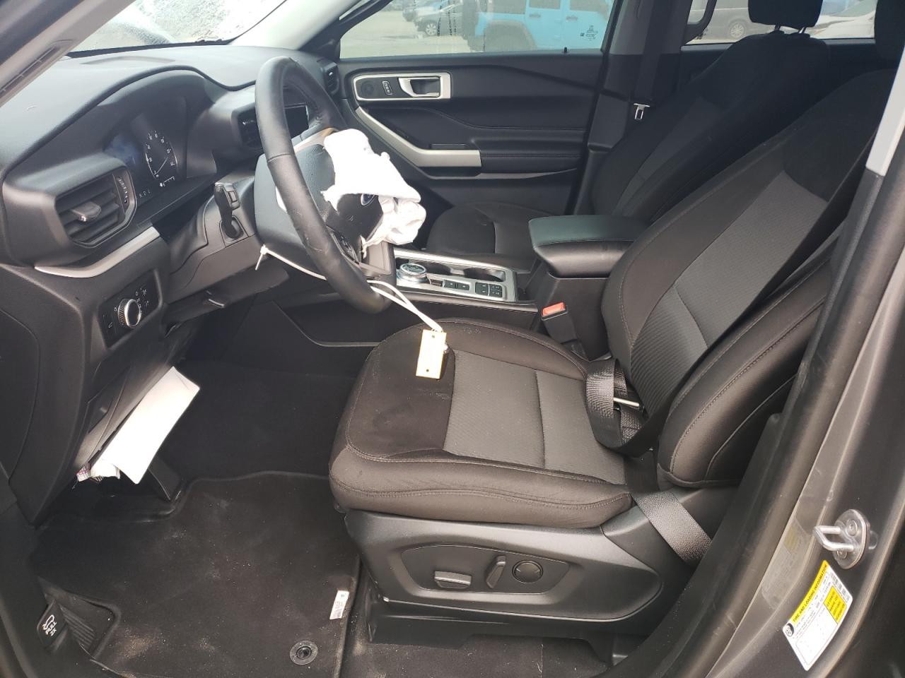 2023 Ford Explorer - Image 7