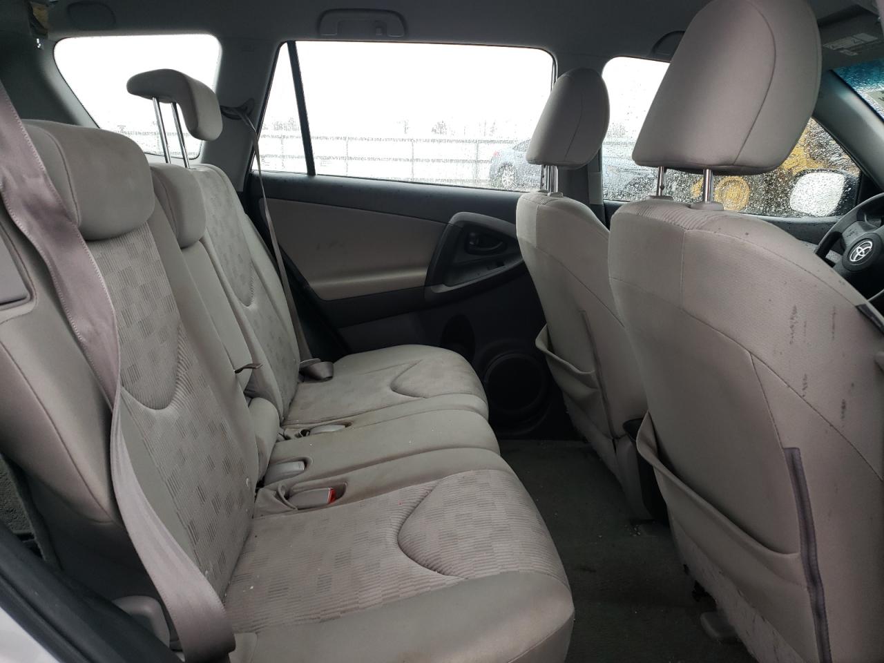 2010 Toyota RAV 4 - Image 11