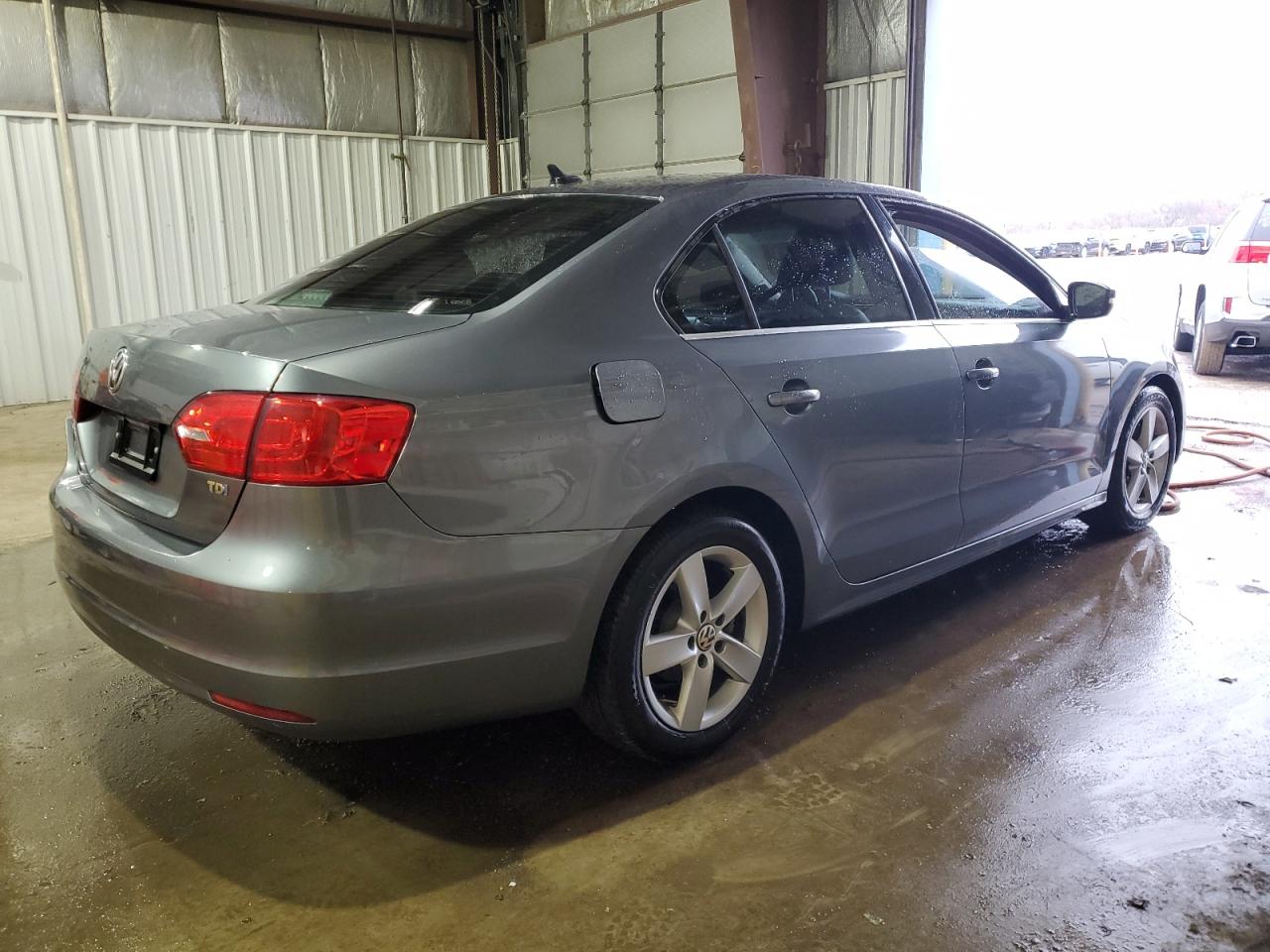 2014 Volkswagen Jetta - Image 3