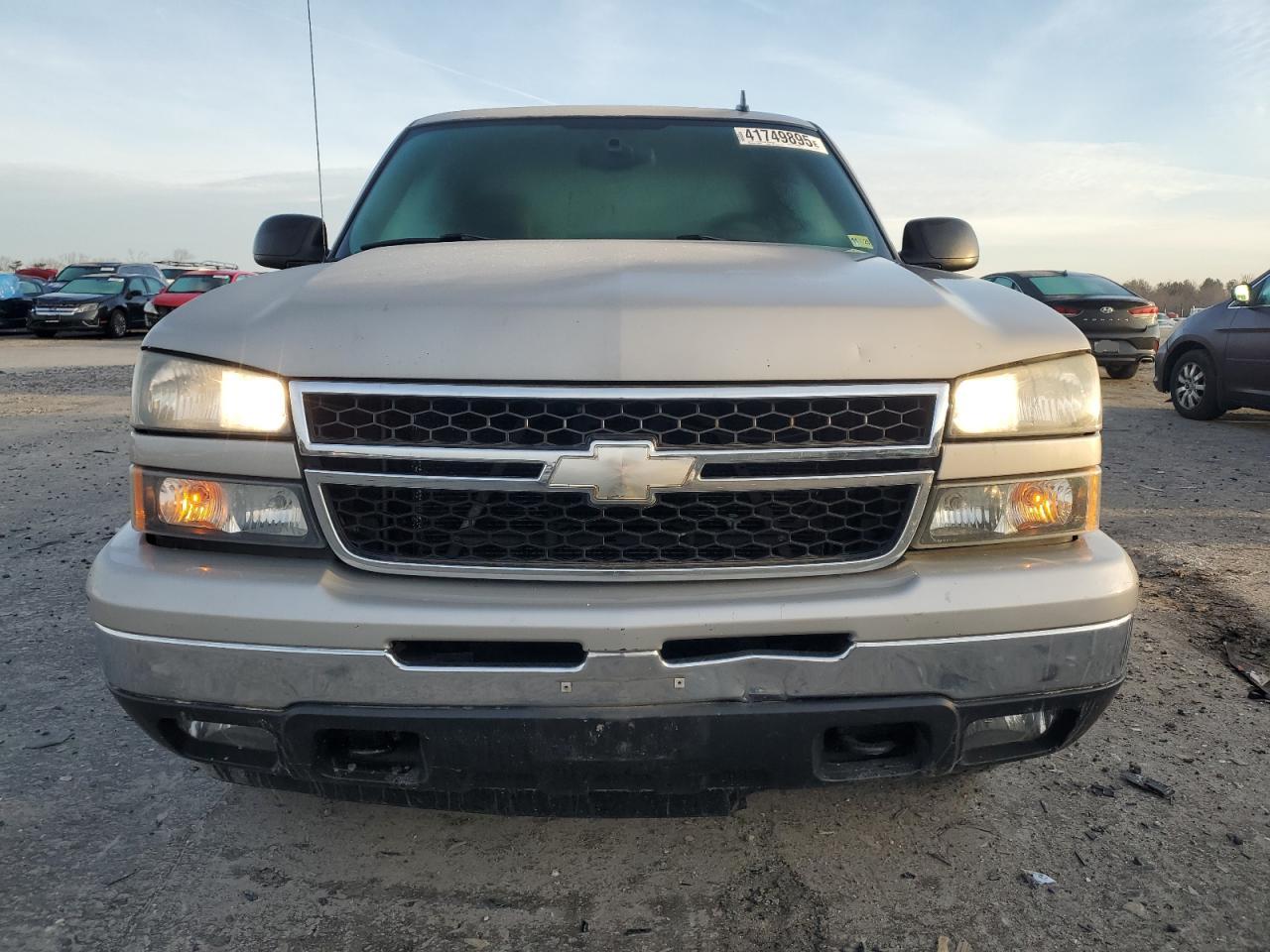 2006 Chevrolet Silverado - Image 5