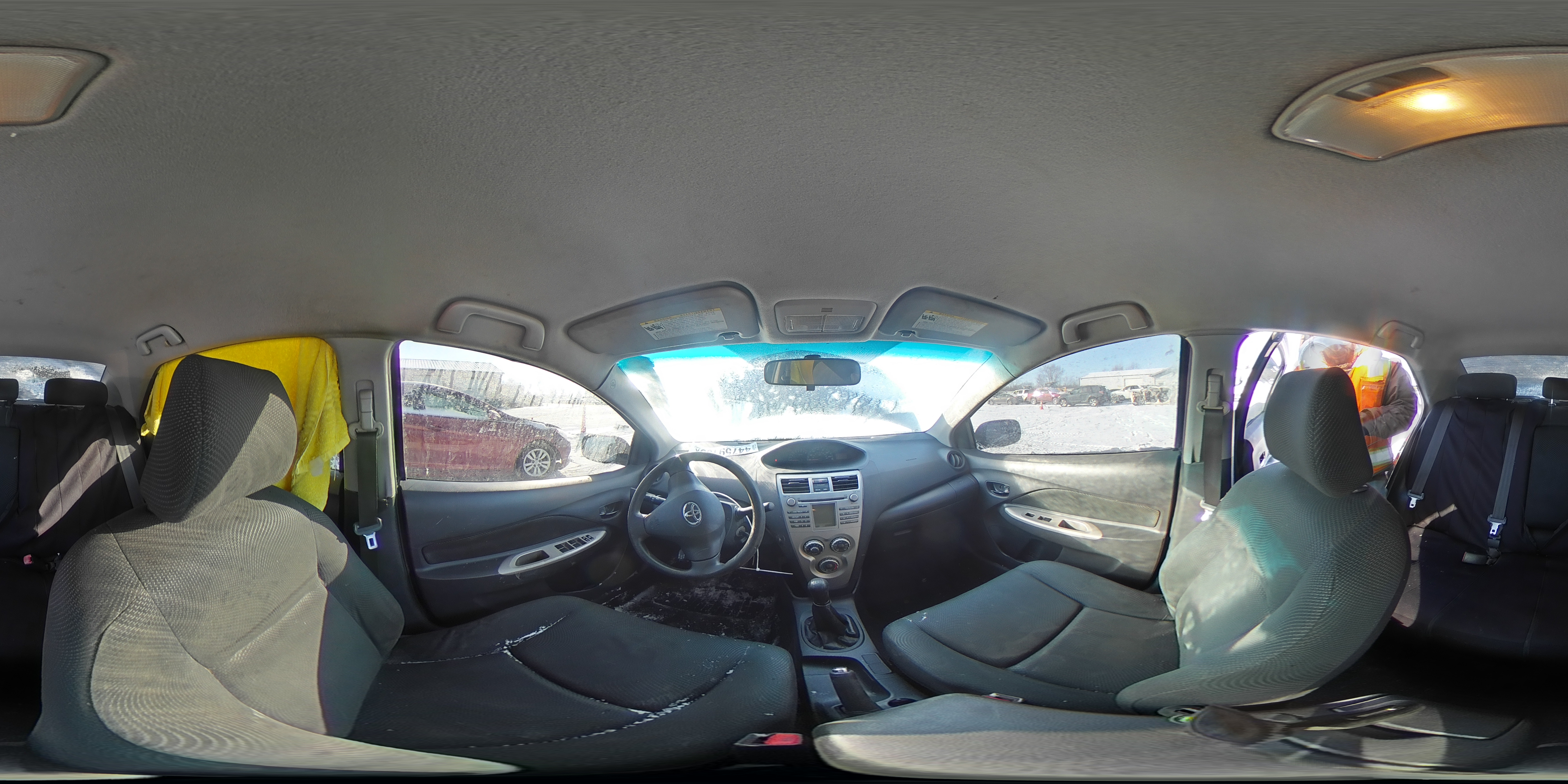 2009 Toyota Yaris - Image 12