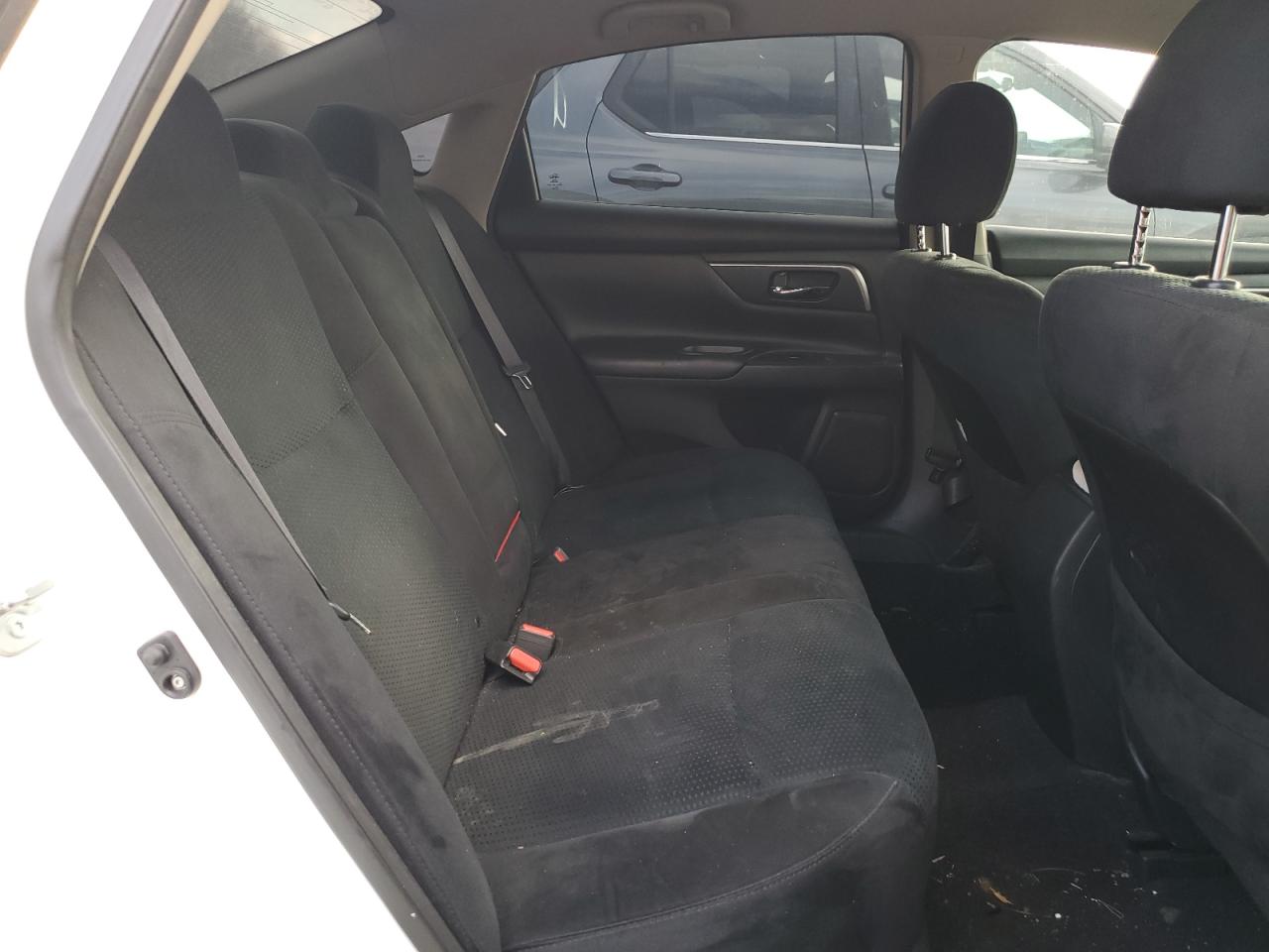 2015 Nissan Altima - Image 10