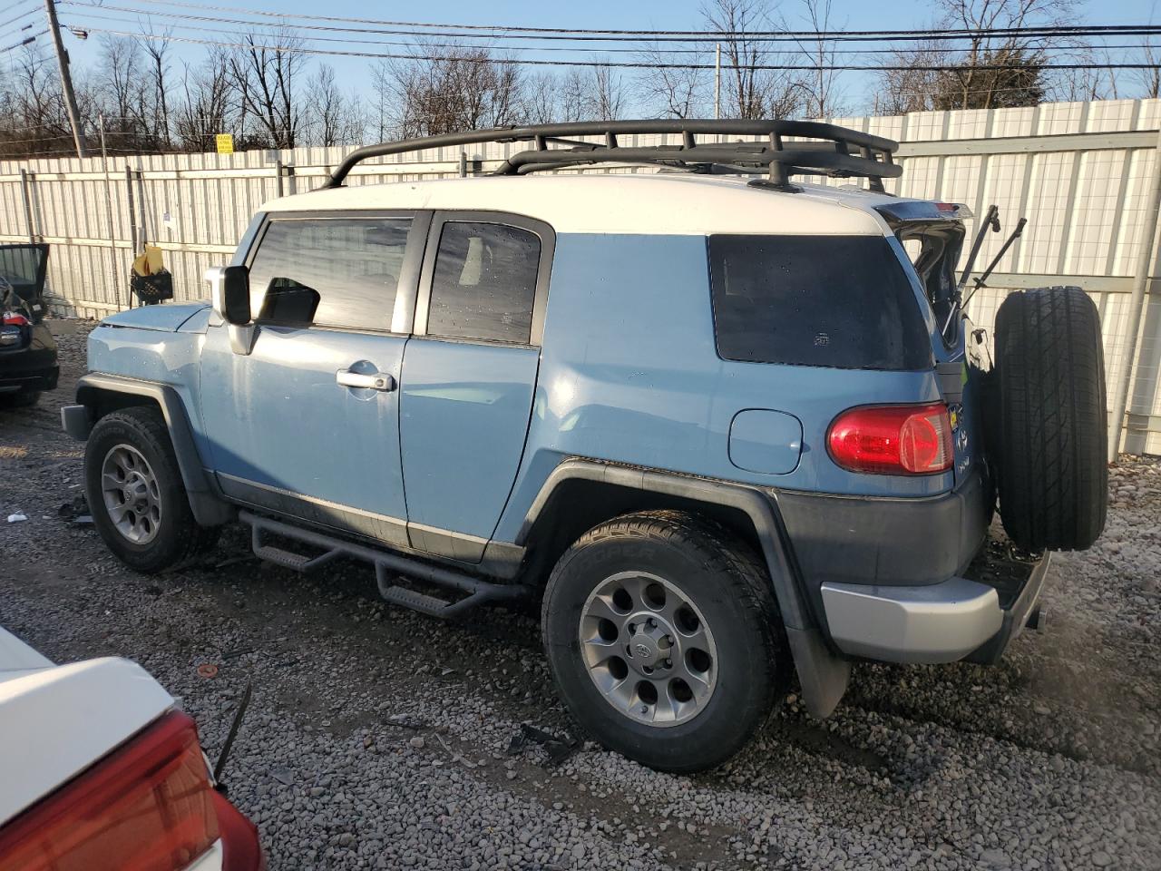 2011 Toyota FJ Cruiser - Image 2