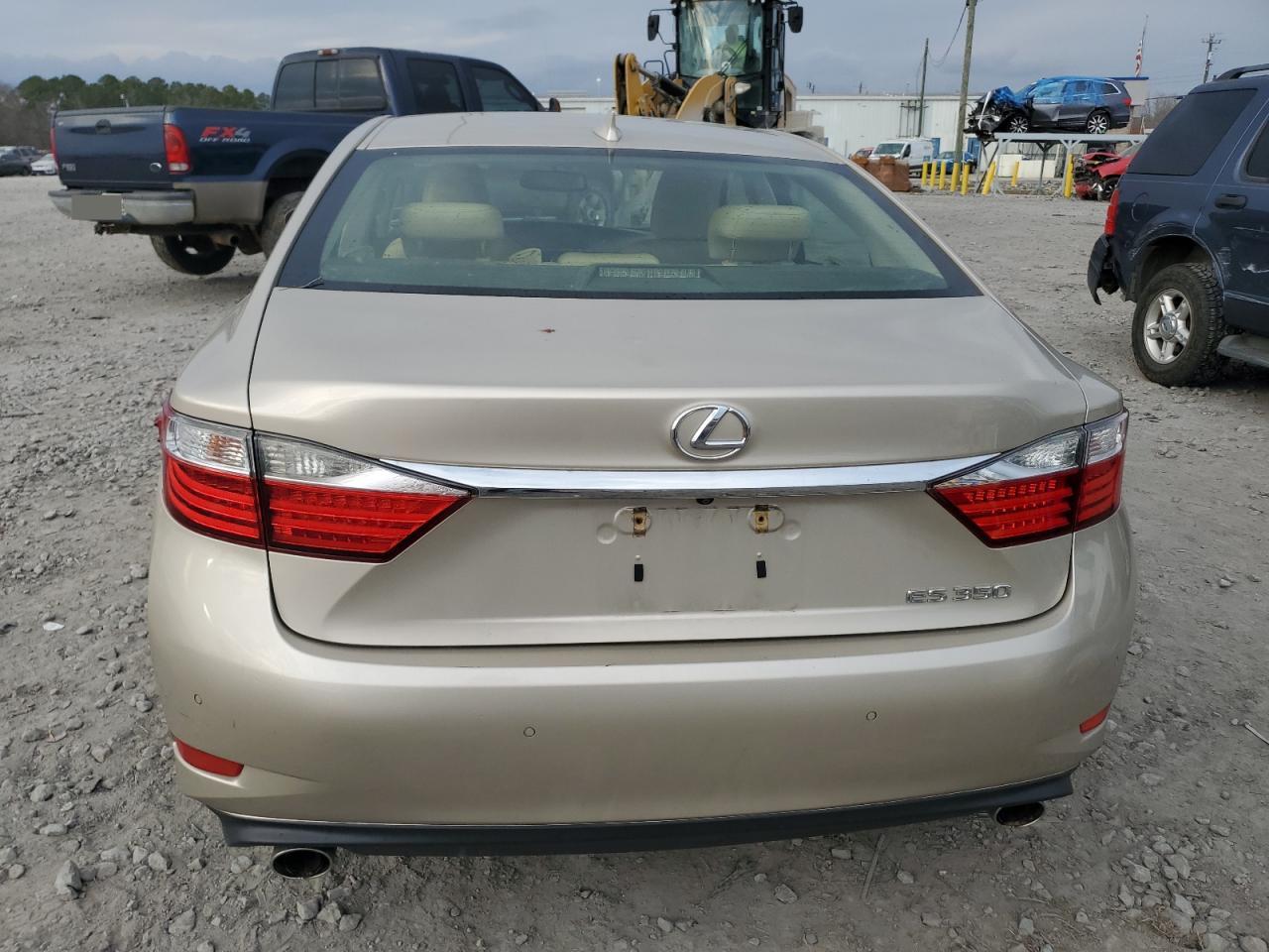 2015 Lexus ES - Image 6