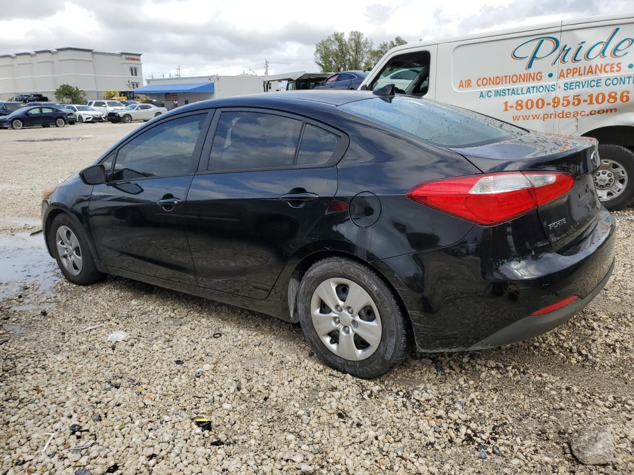 2015 Kia Forte - Image 2