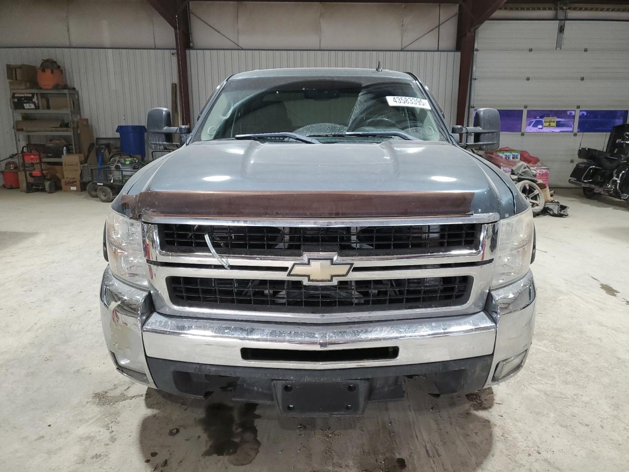 2009 Chevrolet Silverado - Image 5