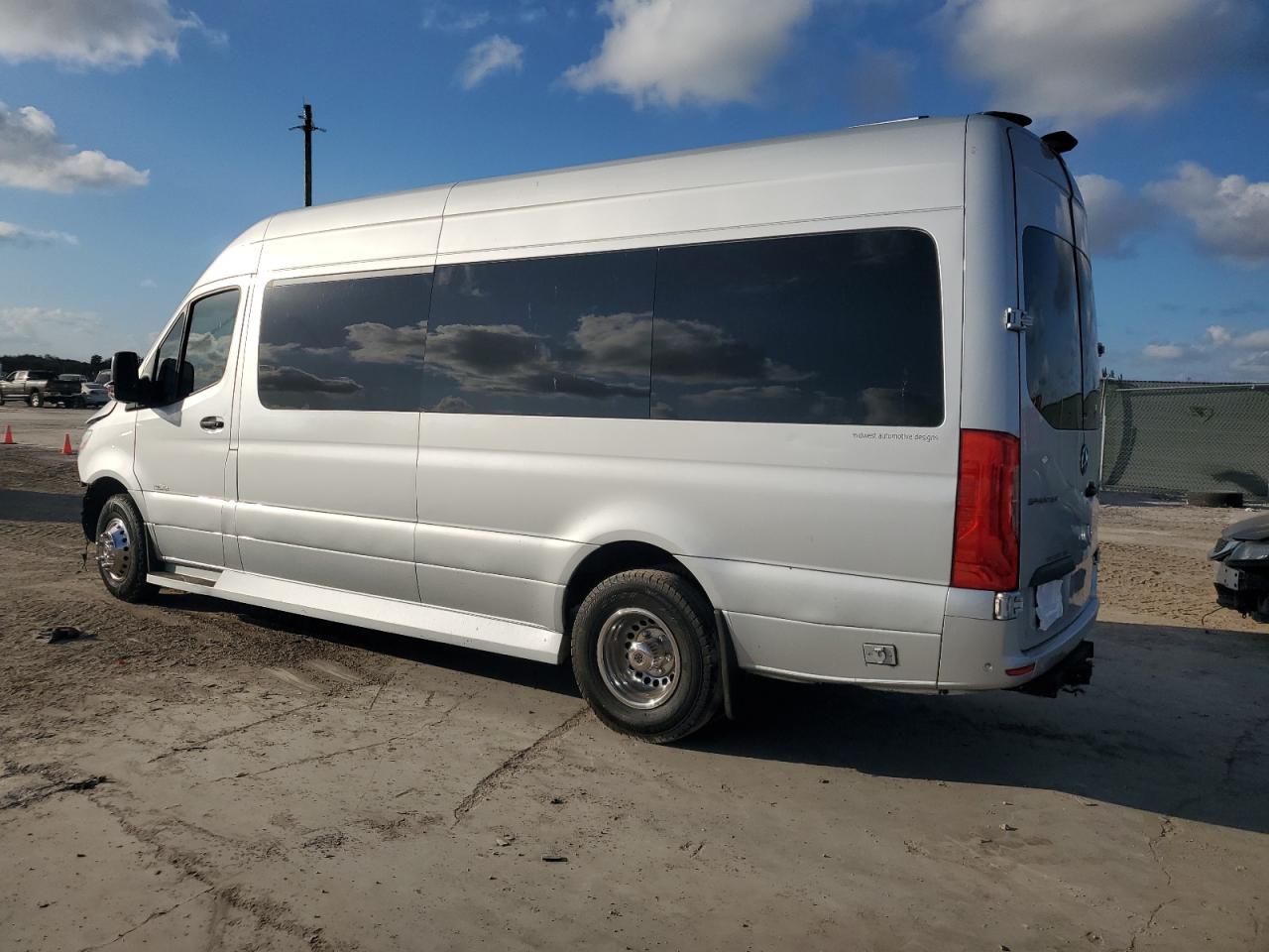 2019 Mercedes-Benz Sprinter - Image 2