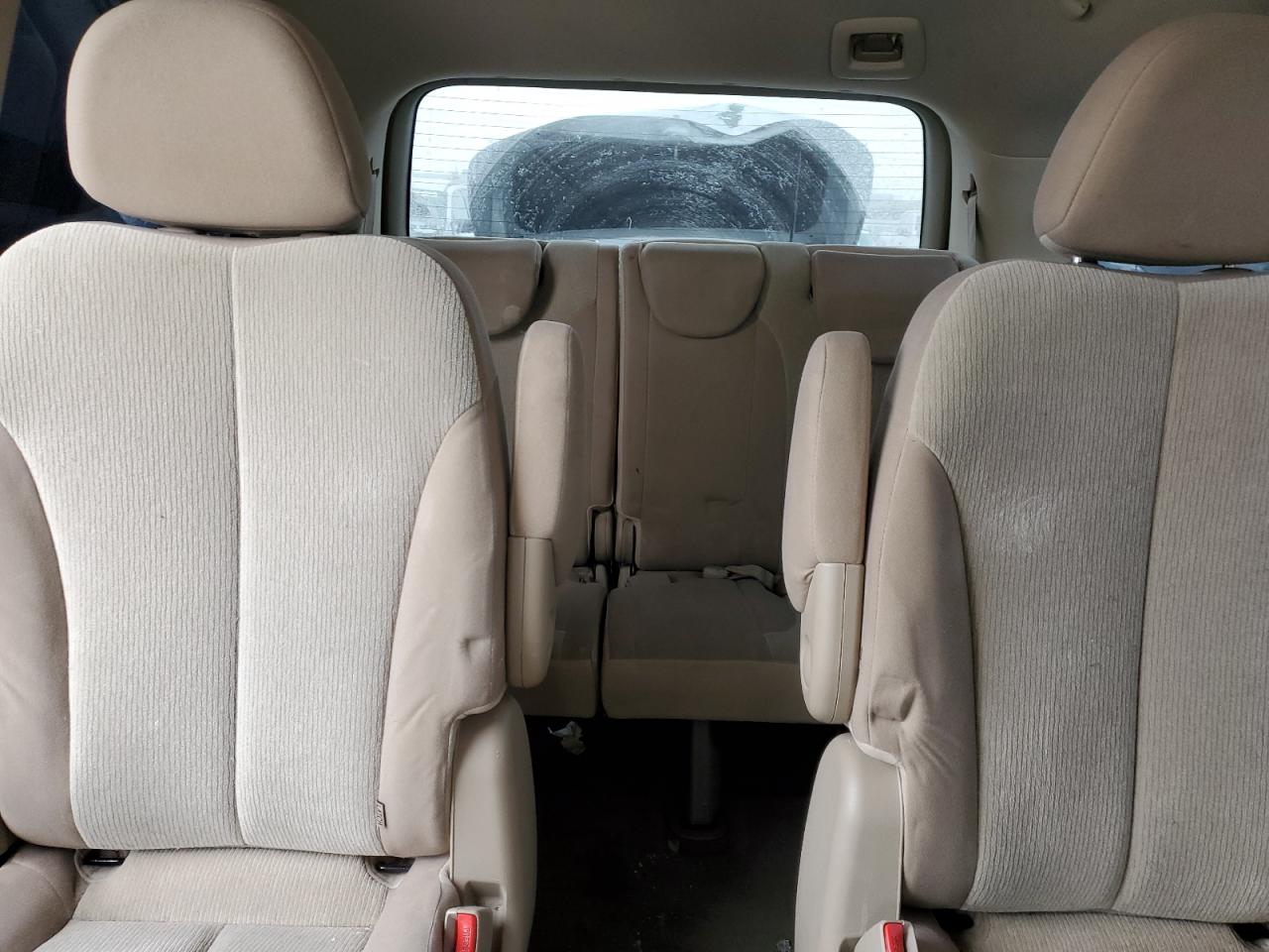 2012 Kia Sedona - Image 10