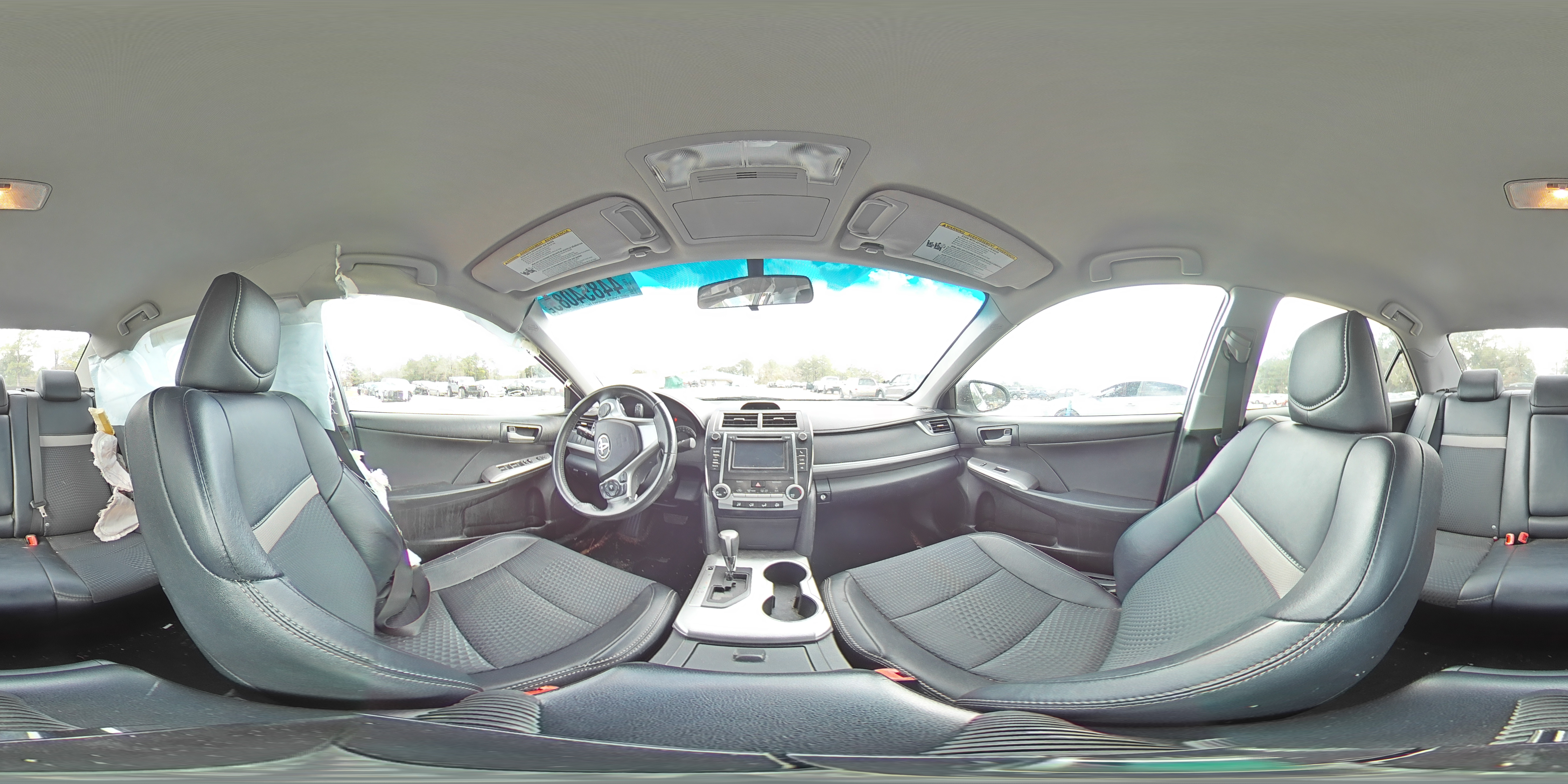 2014 Toyota Camry - Image 13