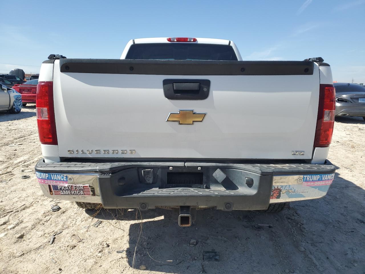 2007 Chevrolet Silverado - Image 6