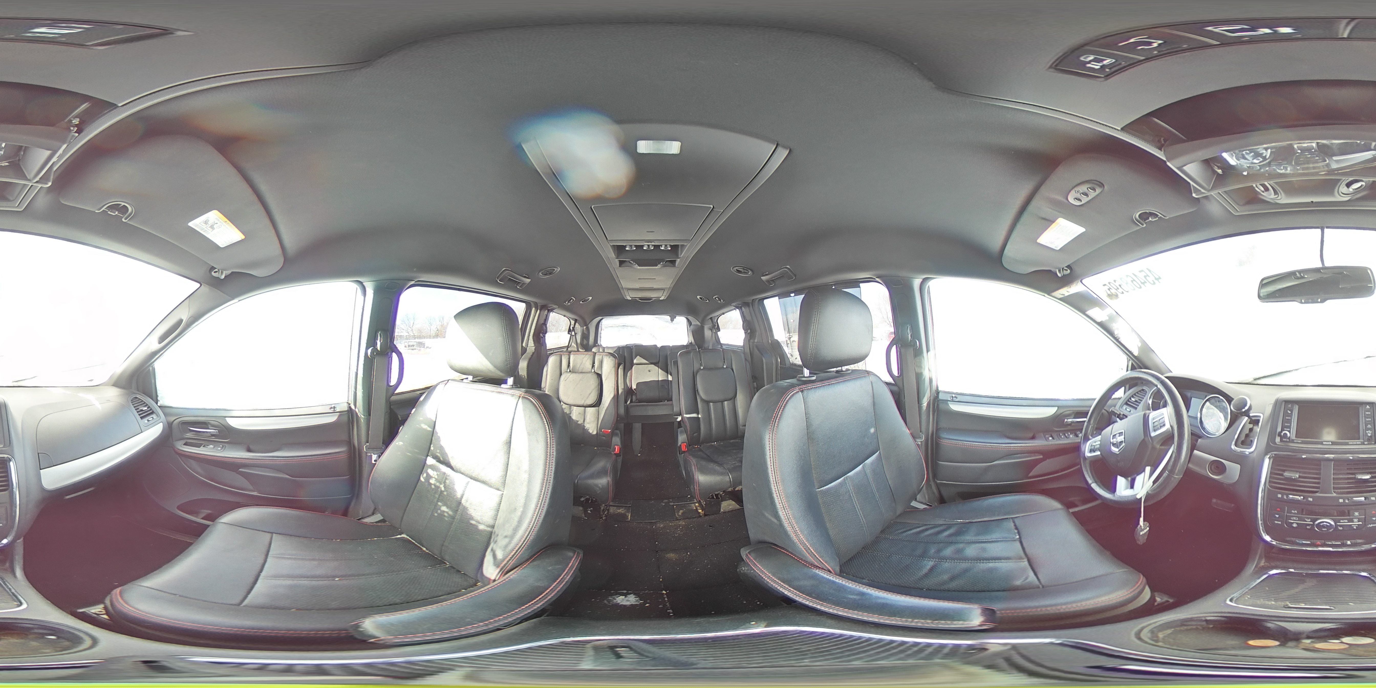 2017 Dodge Caravan - Image 14