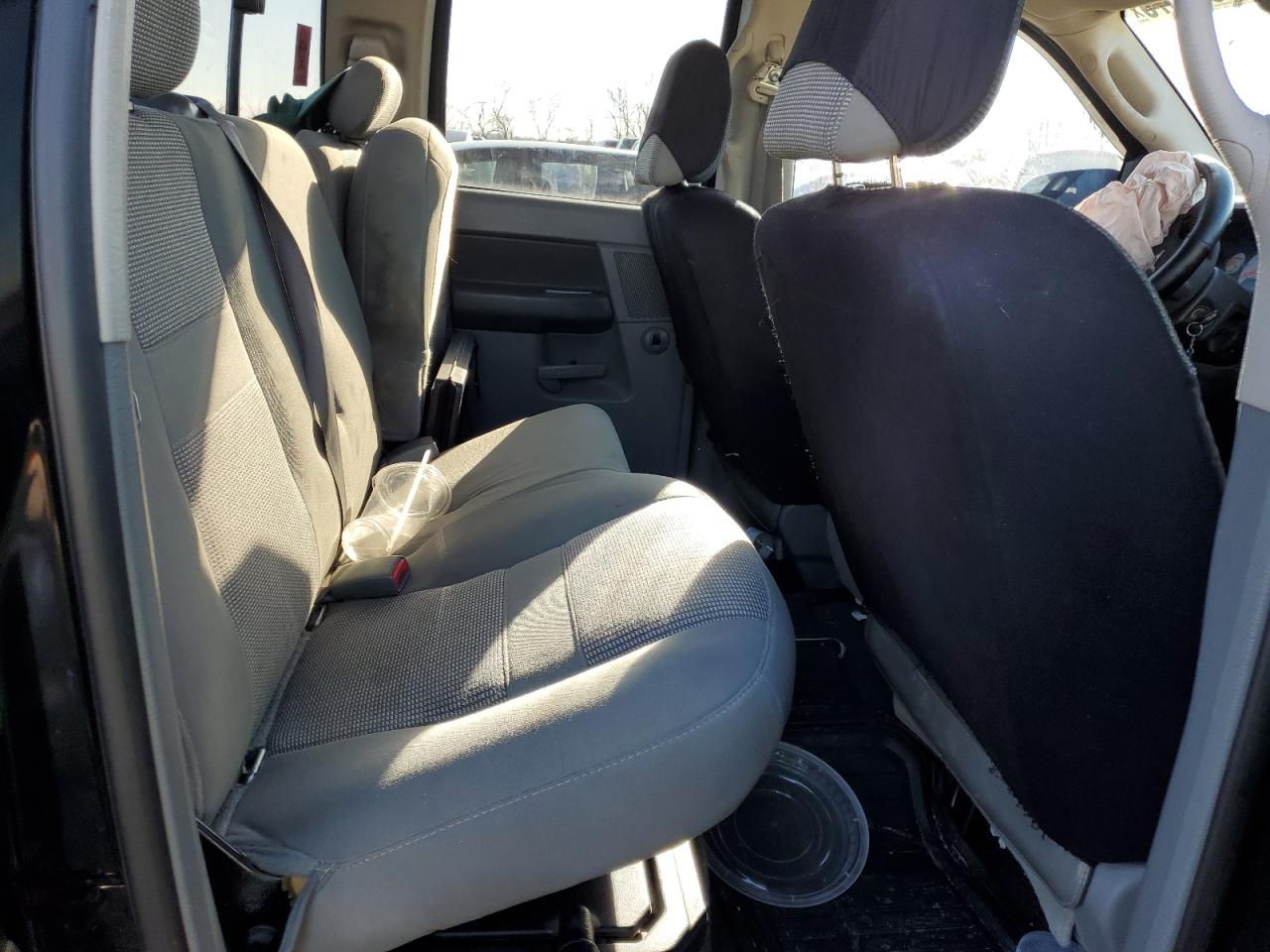 2006 Dodge RAM - Image 10