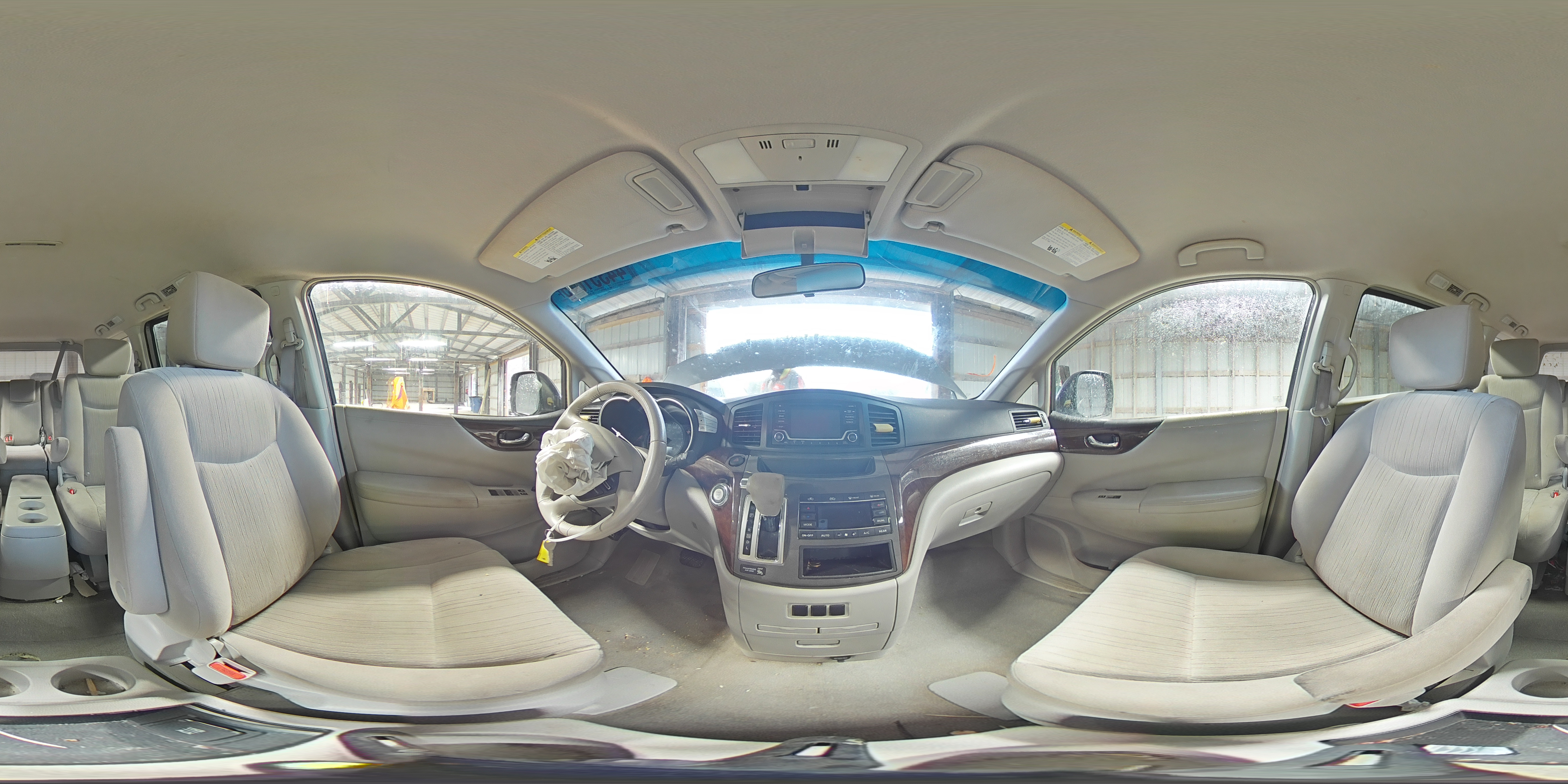 2017 Nissan Quest - Image 14