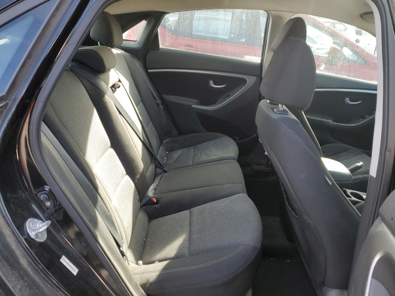 2013 Hyundai Elantra - Image 10