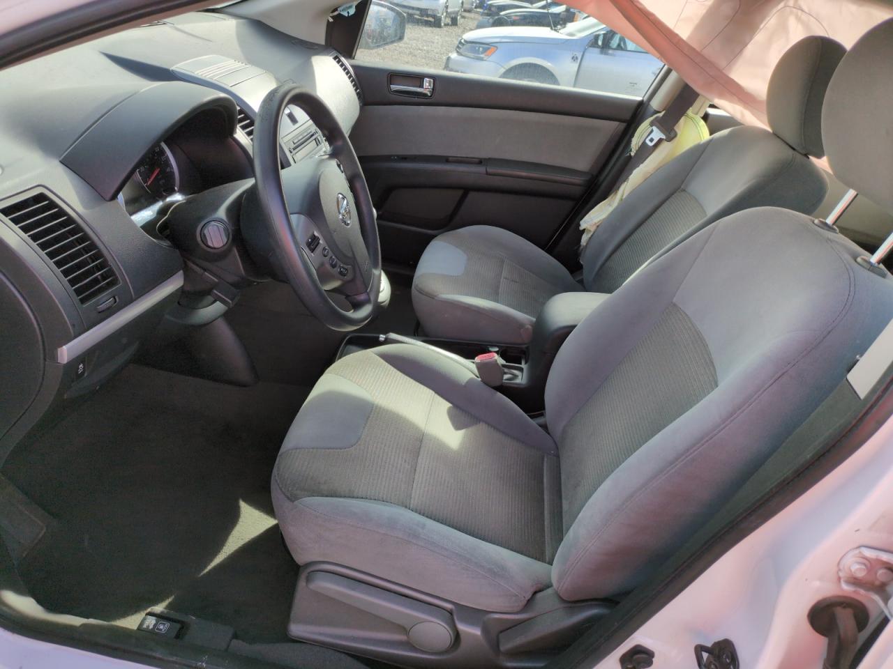 2012 Nissan Sentra - Image 7
