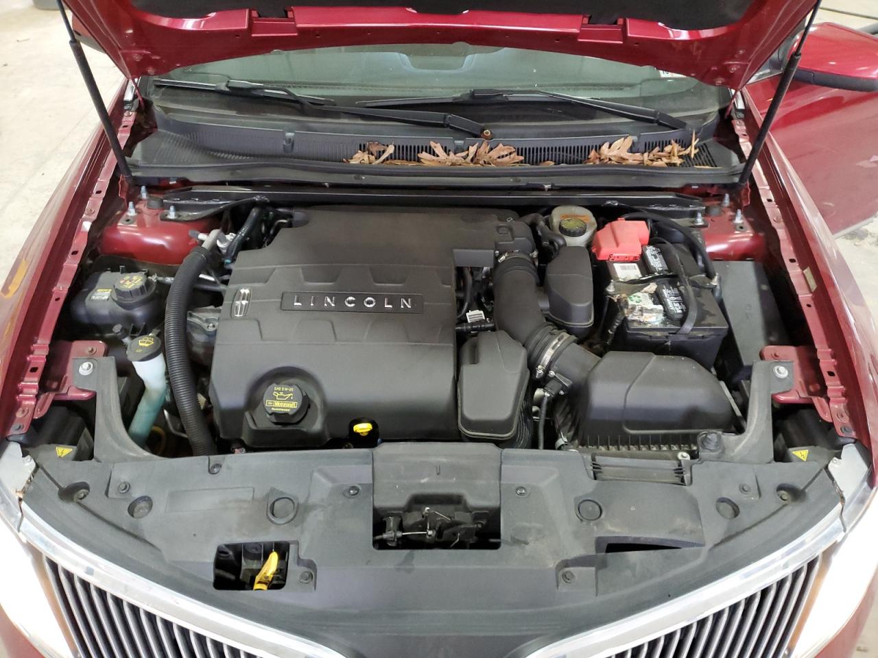 2013 Lincoln MKS - Image 12