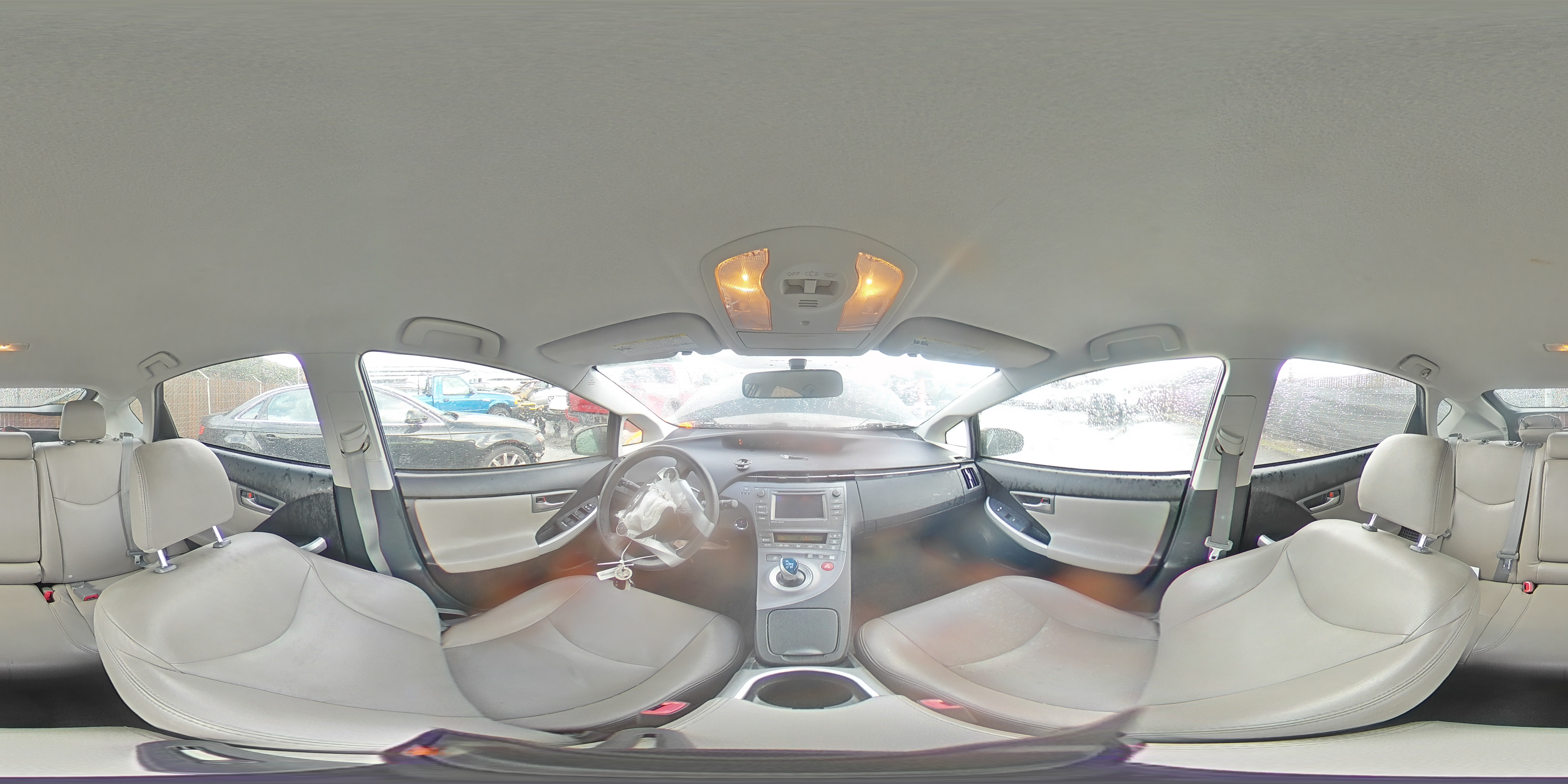 2013 Toyota Prius - Image 14