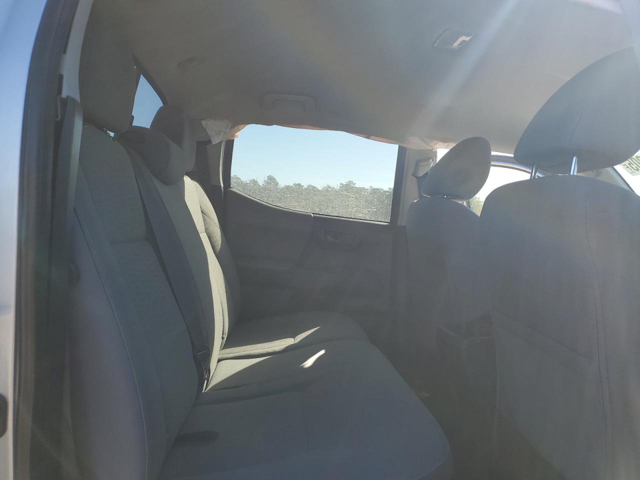 2019 Toyota Tacoma - Image 10