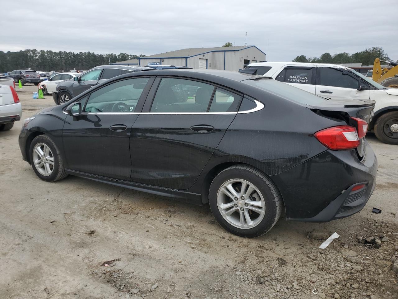 2018 Chevrolet Cruze - Image 2