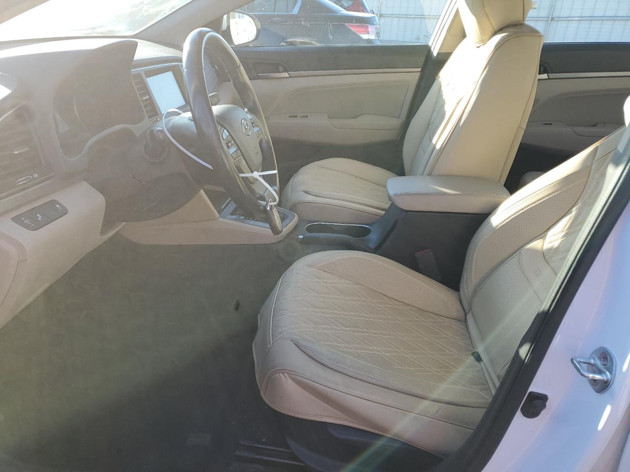2017 Hyundai Elantra - Image 7