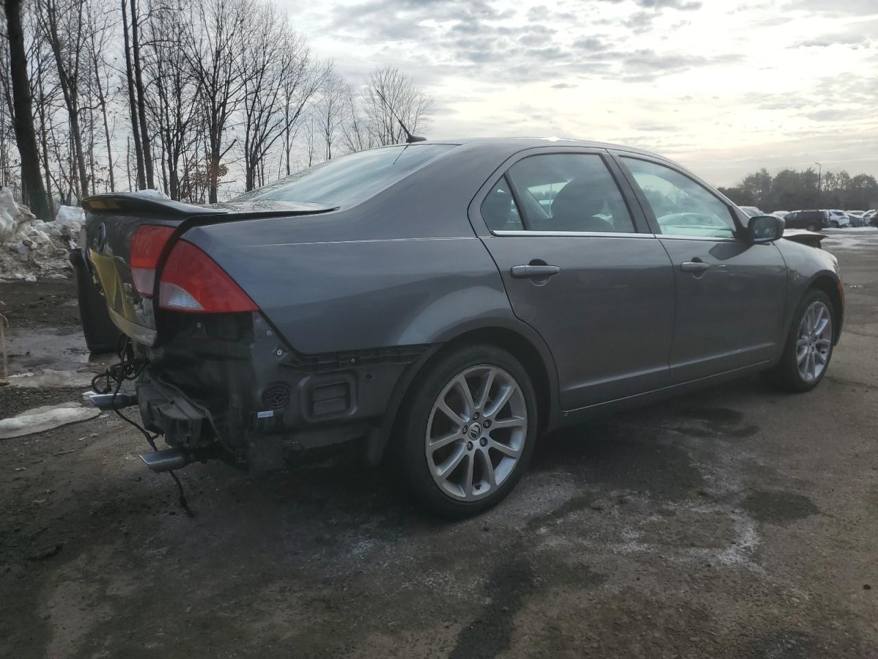 2010 Mercury Milan - Image 3