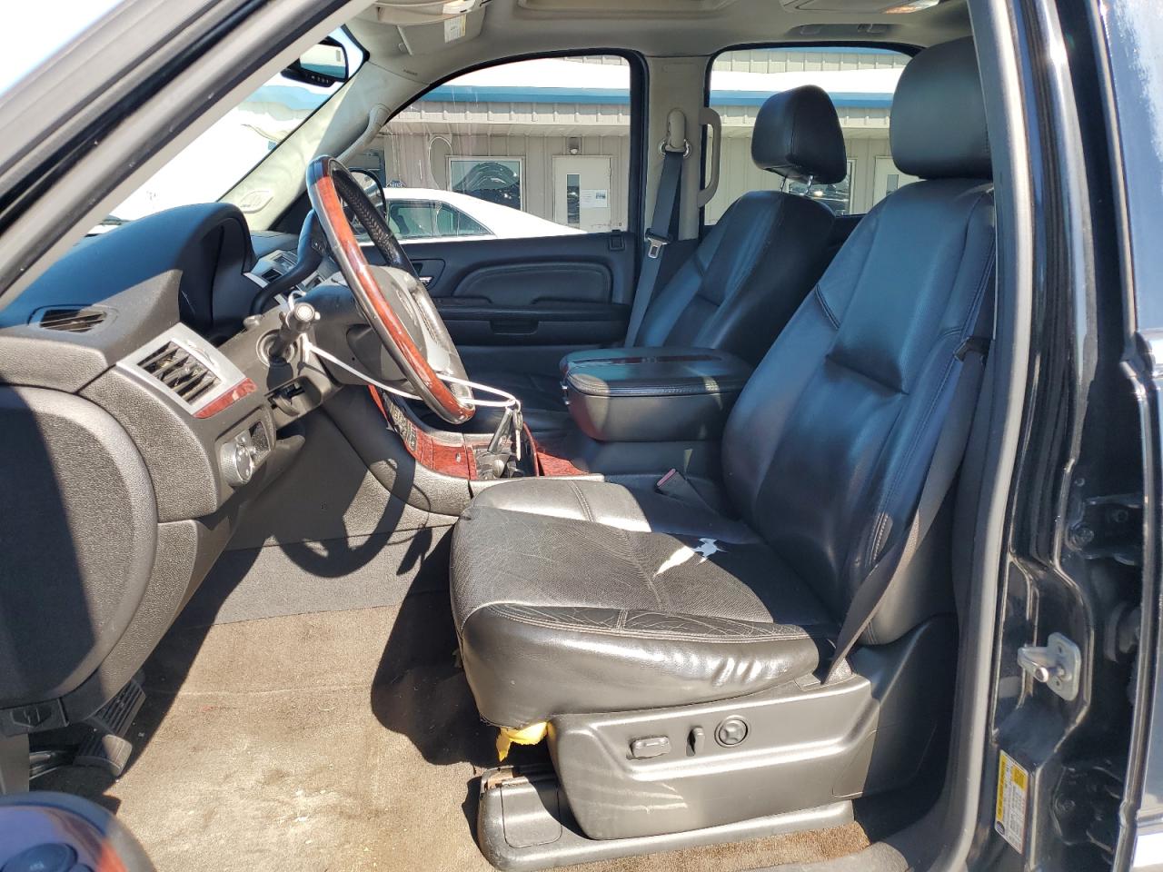 2008 Cadillac Escalade - Image 7