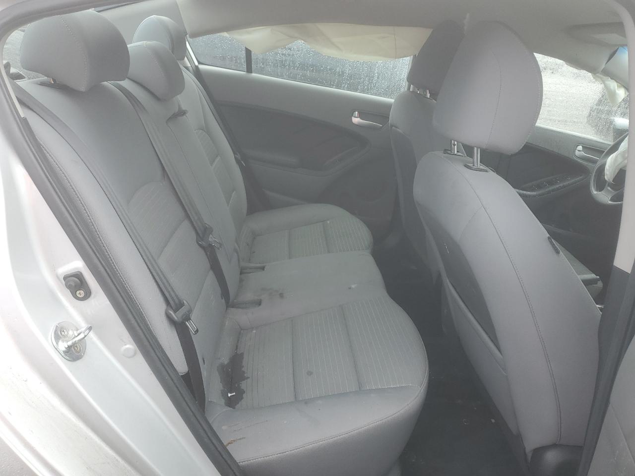 2017 Kia Forte - Image 10