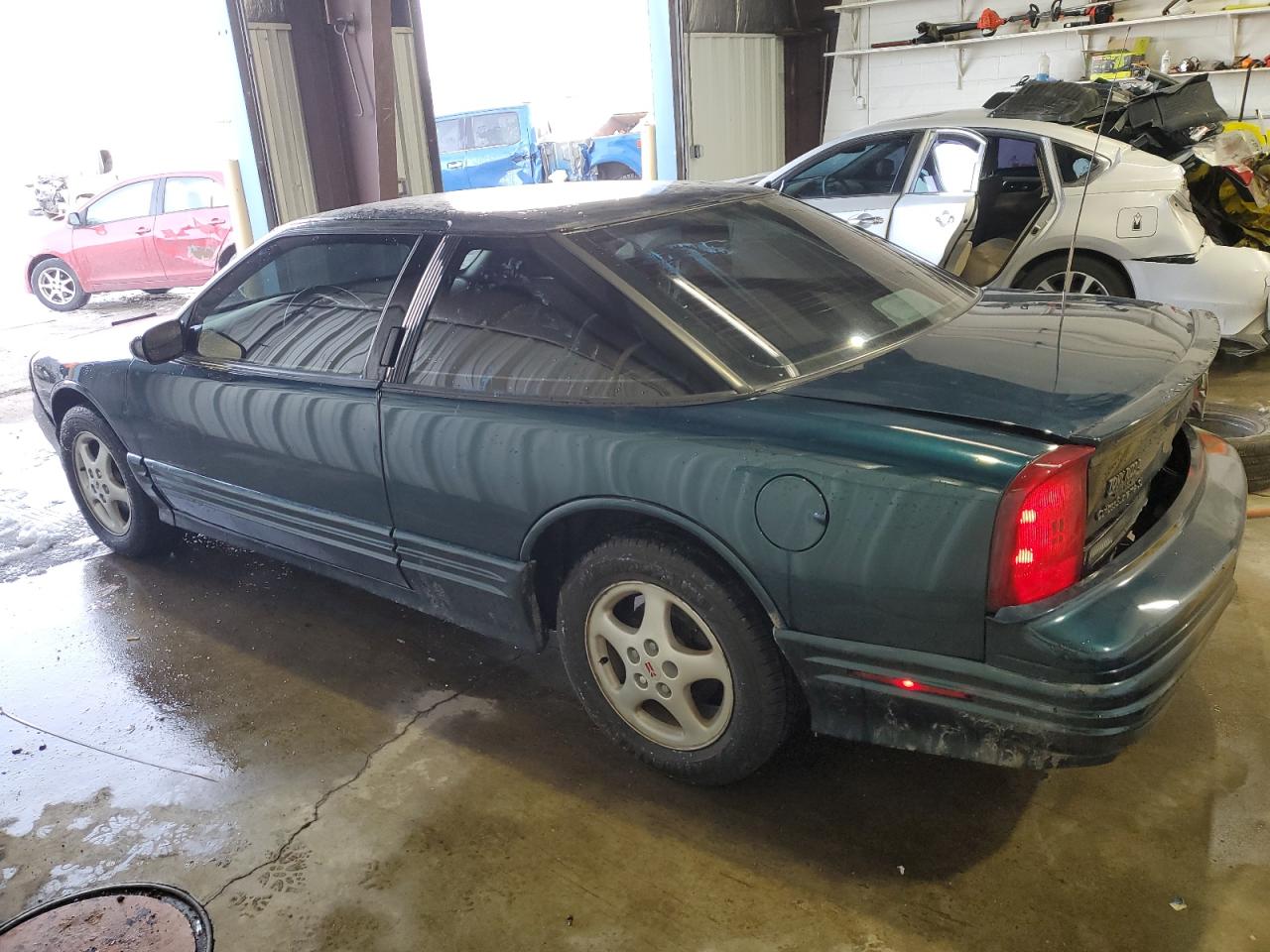 1997 Oldsmobile Cutlass - Image 2
