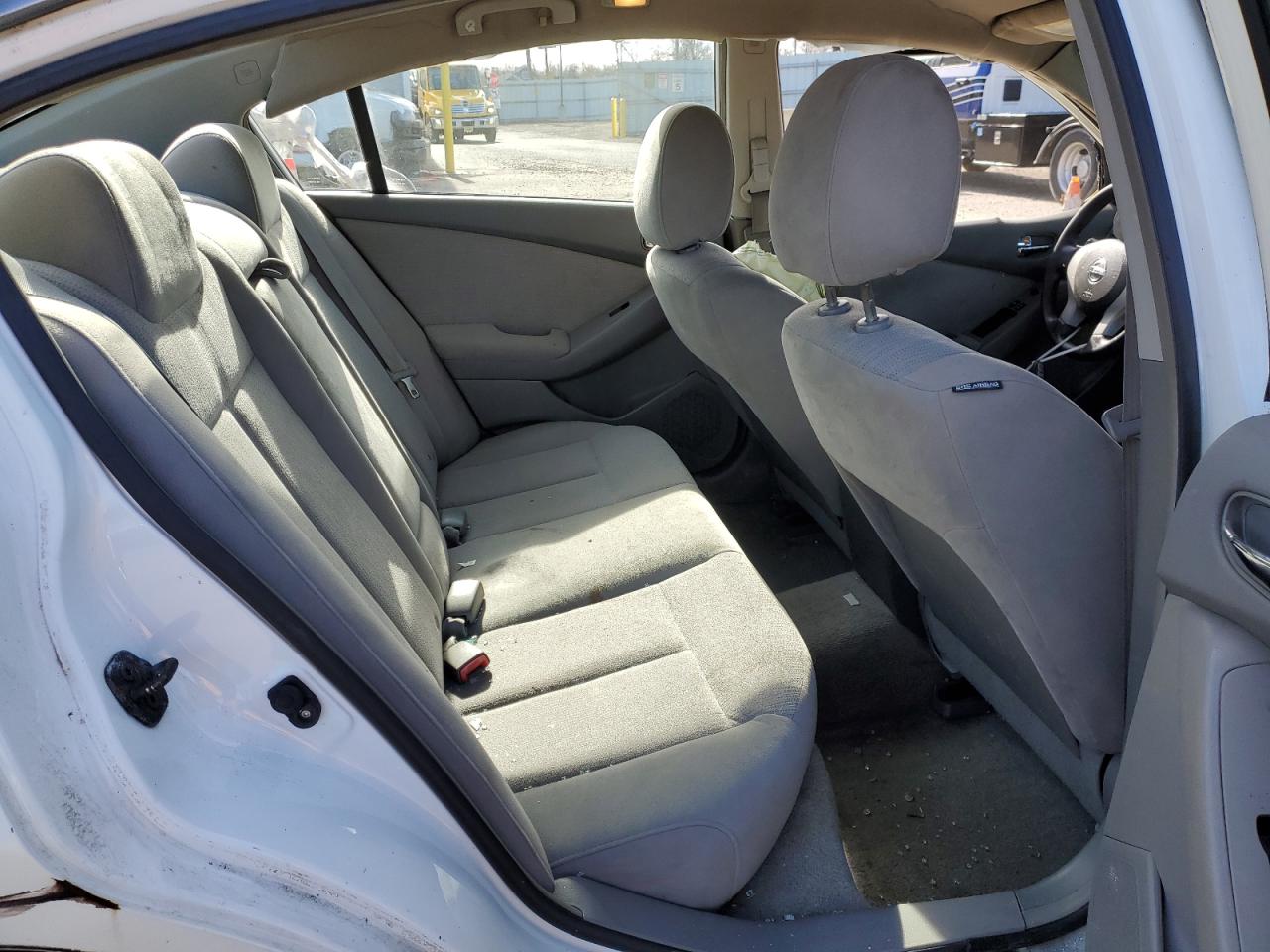 2010 Nissan Altima - Image 10