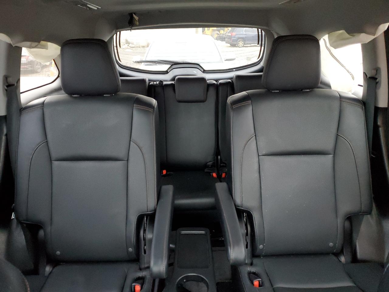 2015 Toyota Highlander - Image 10