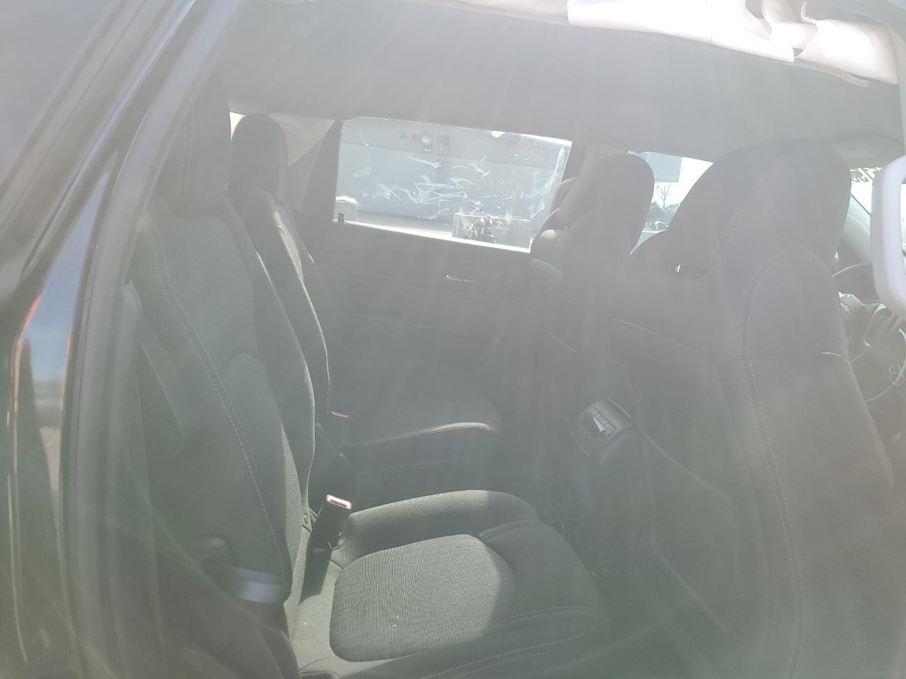 2015 Chevrolet Traverse - Image 11