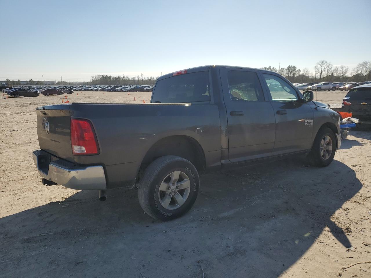 2019 RAM 1500 - Image 3