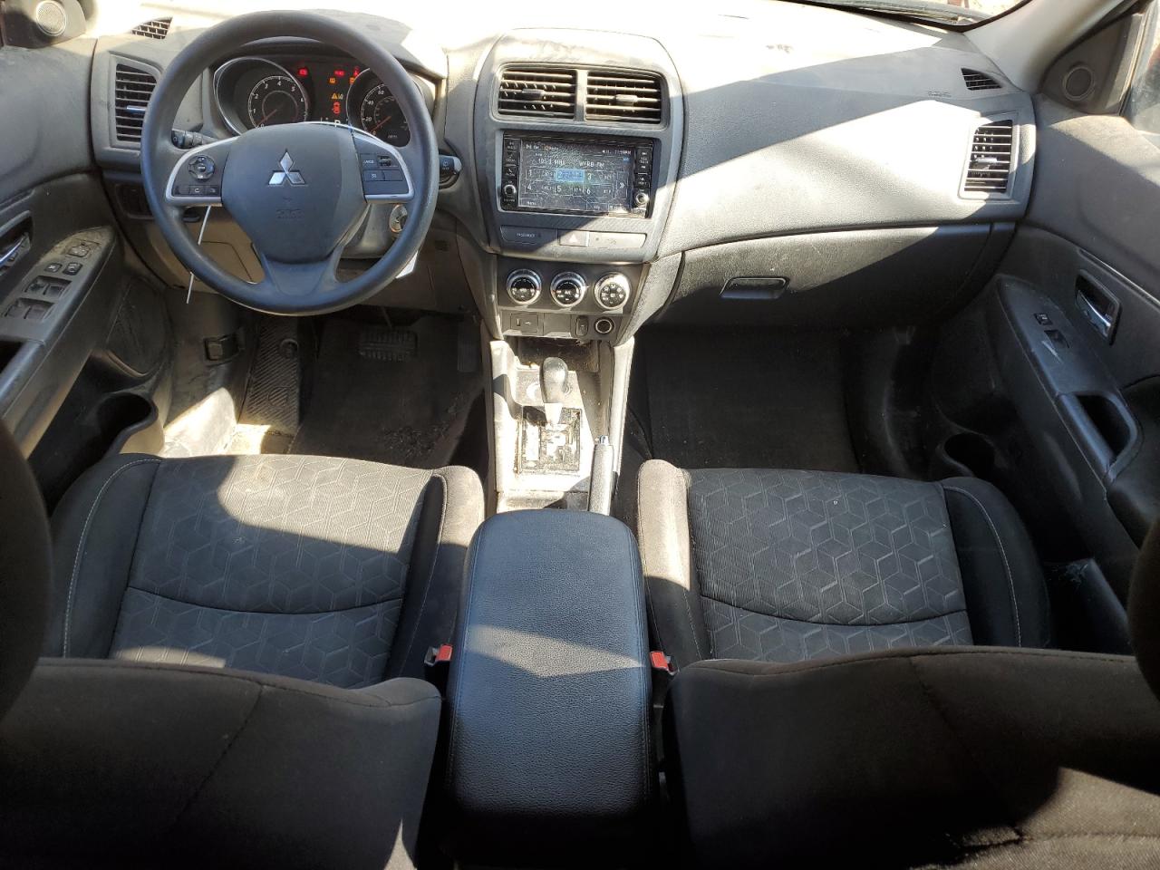 2021 Mitsubishi Outlander - Image 8