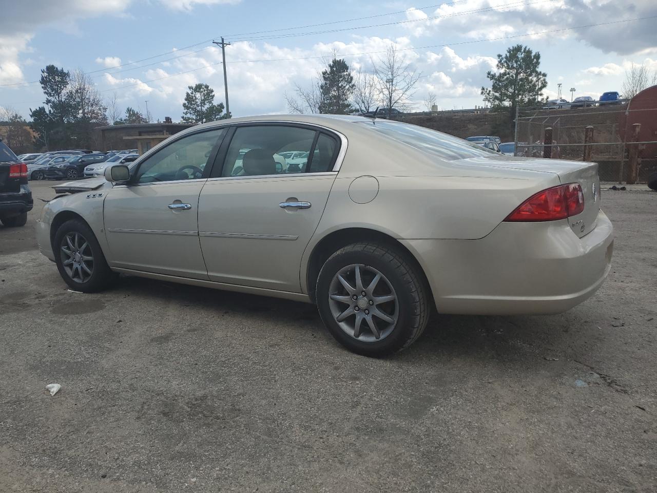 2007 Buick Lucerne - Image 2