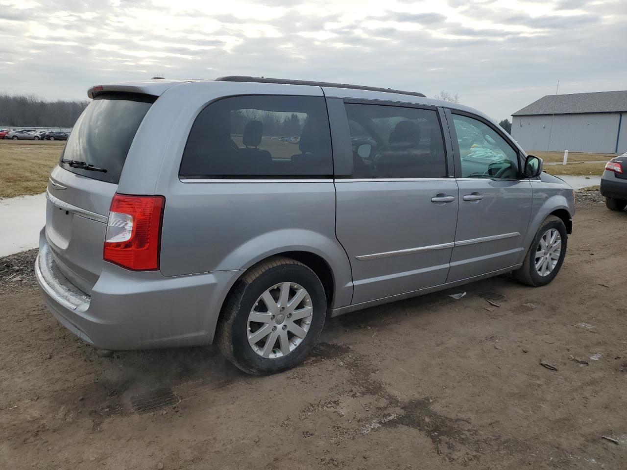 2014 Chrysler Town & Country - Image 3