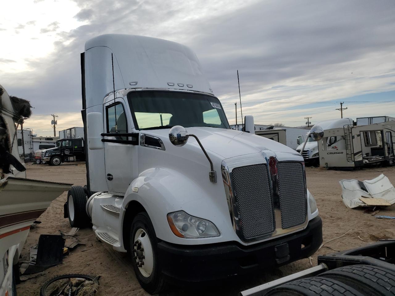 Albuquerque, NM에서 판매 중인 2014 Kenworth Construction T680 - Normal Wear