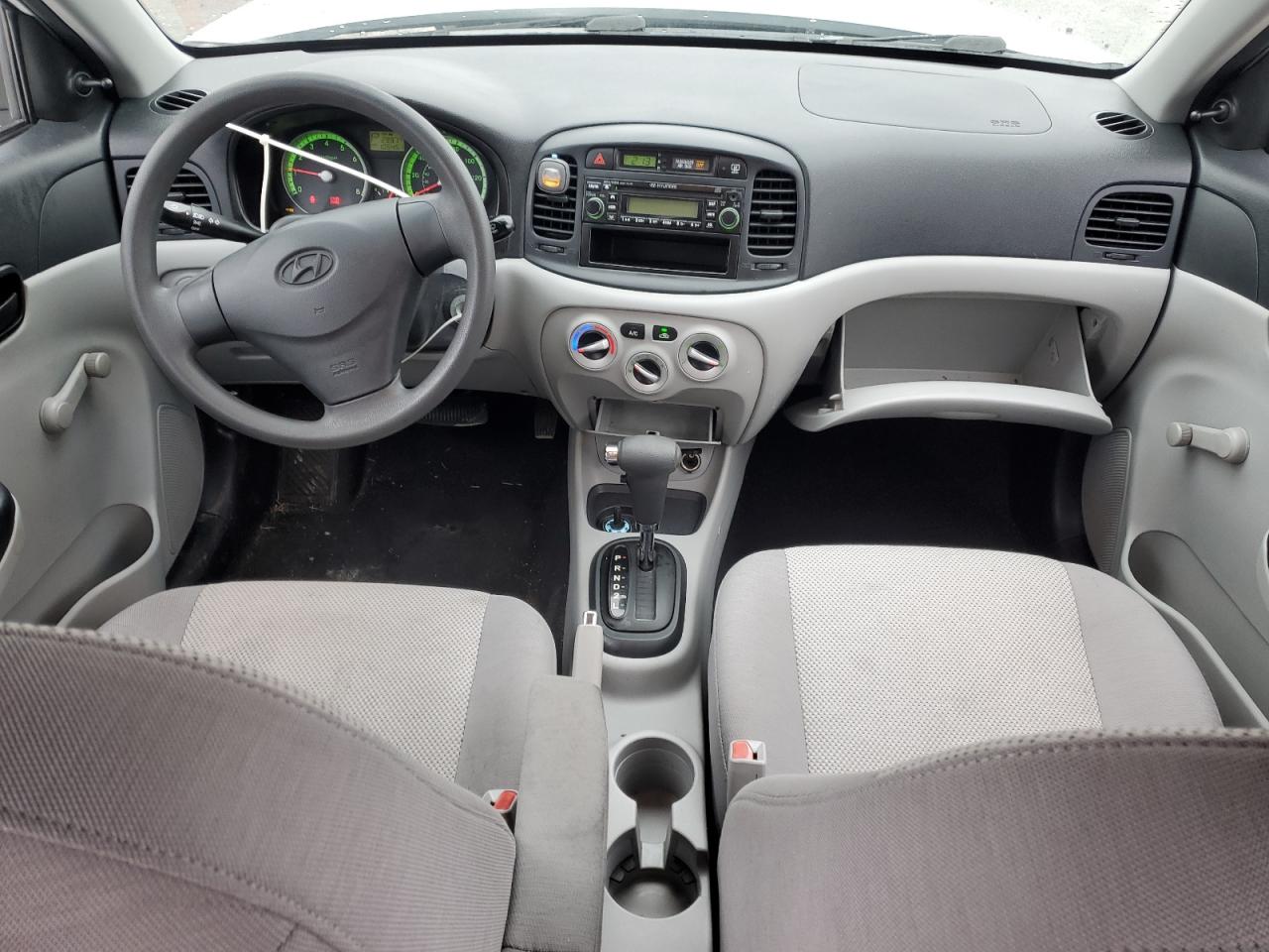 2009 Hyundai Accent - Image 8