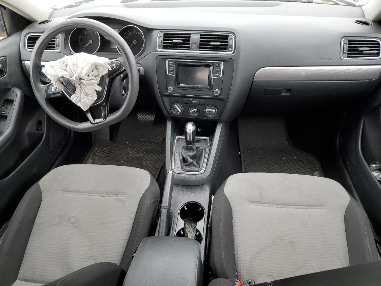 2017 Volkswagen Jetta - Image 8