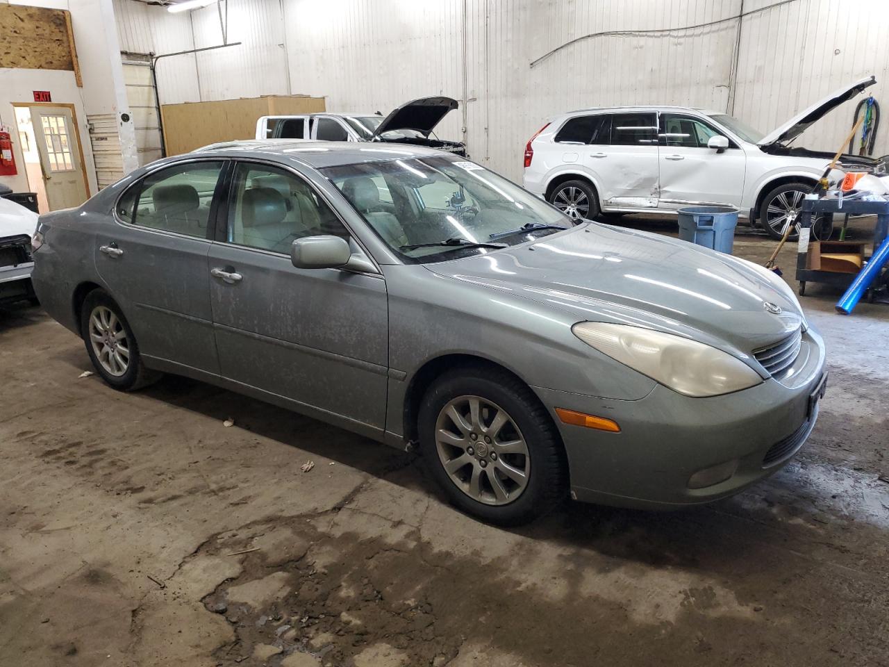 2004 Lexus ES - Image 4