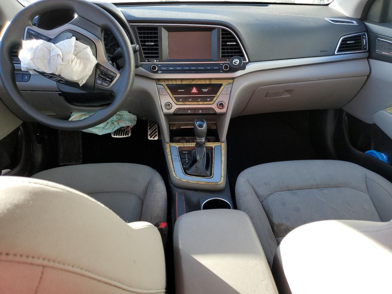 2017 Hyundai Elantra - Image 8